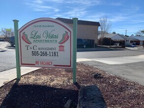 Las Vistas in Albuquerque, NM - Foto de edificio - Interior Photo