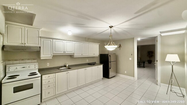 162 Duncan Rd in Richmond Hill, ON - Building Photo - Building Photo