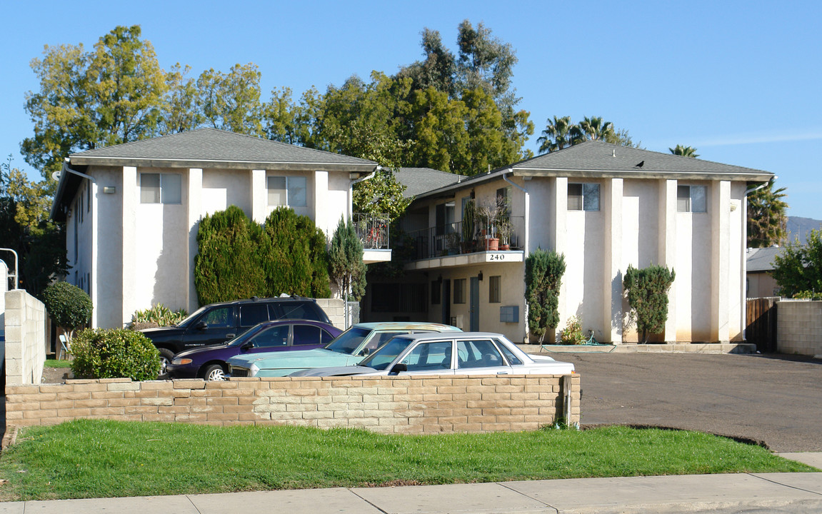 240 Madison Ave in El Cajon, CA - Foto de edificio