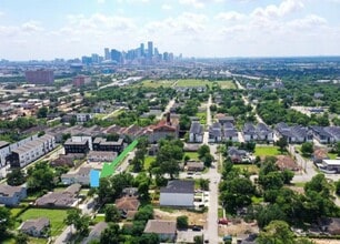 4702 Coke St in Houston, TX - Building Photo - Building Photo