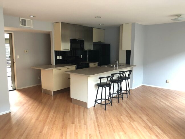 property at 2121 Beloit Ave