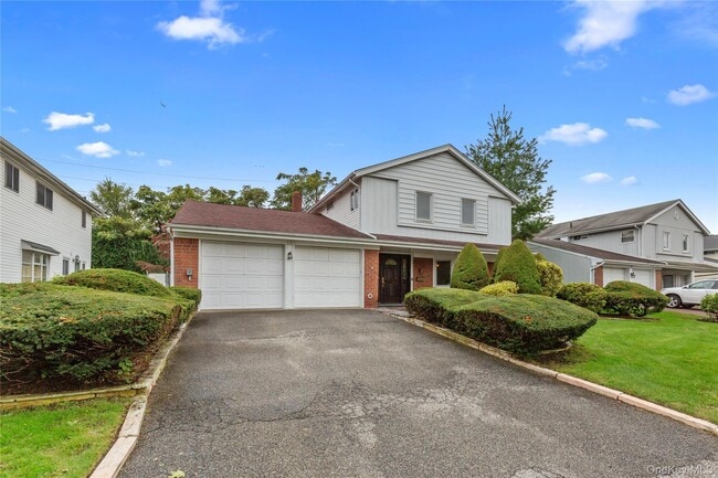 123 South Dr in New Hyde Park, NY - Building Photo - Building Photo