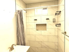 2238 Sea Breeze Dr in San Diego, CA - Building Photo - Building Photo