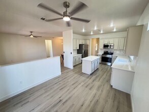 2084 Tiger Links Dr in Henderson, NV - Foto de edificio - Building Photo