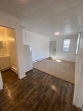 9762 N River Rd in Clay Township, MI - Foto de edificio - Building Photo