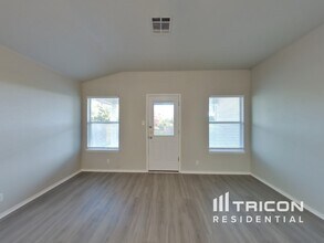 200 Brooke St in Hutto, TX - Building Photo - Building Photo