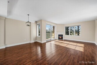 543 N Hough St in Barrington, IL - Building Photo - Building Photo