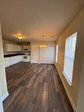 325 S Square Dr in Winterville, NC - Building Photo - Building Photo