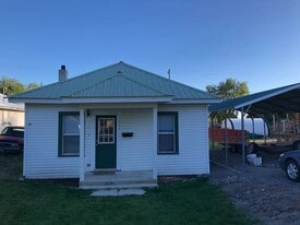 436 W 1st N in St Anthony, ID - Building Photo