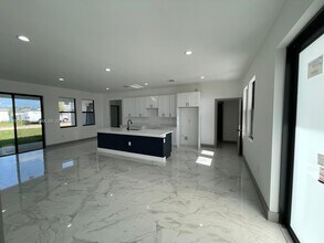 3000 Nelson Rd N in Cape Coral, FL - Building Photo - Building Photo