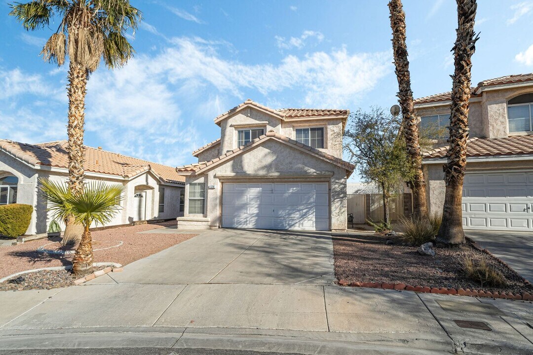 120 McLaren St in Henderson, NV - Building Photo