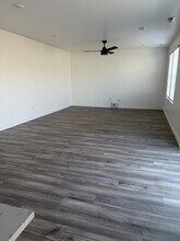 273 Lightning Ave in Middleton, ID - Building Photo - Building Photo