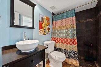 1818 S Lakeshore Blvd in Austin, TX - Building Photo - Building Photo