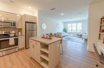 602 Frank E Rodgers Blvd S in Harrison, NJ - Foto de edificio - Building Photo