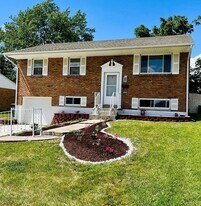 10161 Pottinger Rd in Cincinnati, OH - Building Photo