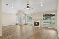 720 Regency Ct in Friendswood, TX - Foto de edificio - Building Photo