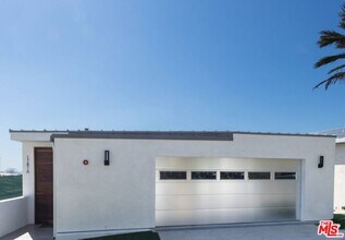 17816 Porto Marina Way in Los Angeles, CA - Foto de edificio - Building Photo