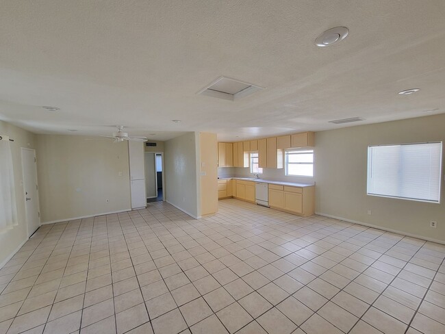 1098 Rose Ave in El Centro, CA - Building Photo - Building Photo