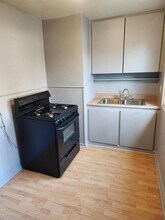 33114 Alaska Ct in Westland, MI - Building Photo - Building Photo