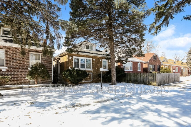 9132 S Saginaw Ave in Chicago, IL - Building Photo - Building Photo
