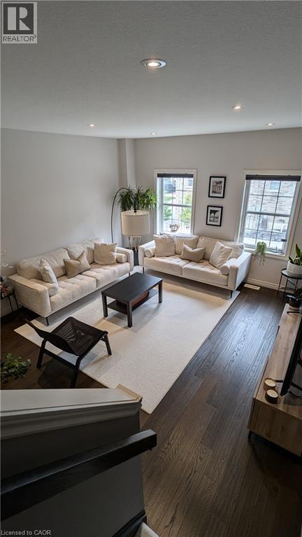 90 Robert Peel Rd in Kitchener, ON - Building Photo - Building Photo