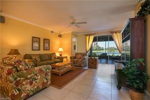 526 Laguna Royale Blvd-Unit -302 in Naples, FL - Foto de edificio