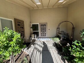 209 El Rio Dr in Bakersfield, CA - Building Photo - Building Photo