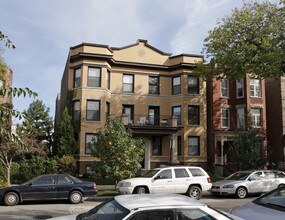3645-3647 N Wilton Ave in Chicago, IL - Foto de edificio - Building Photo