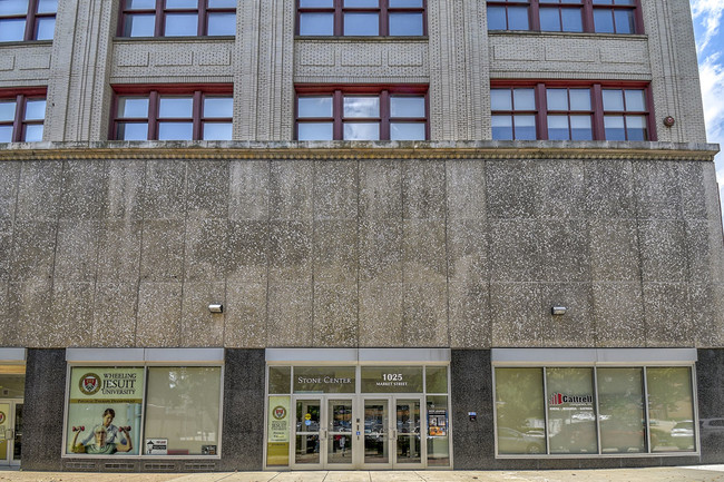 Stone Center Lofts in Wheeling, WV - Foto de edificio - Building Photo