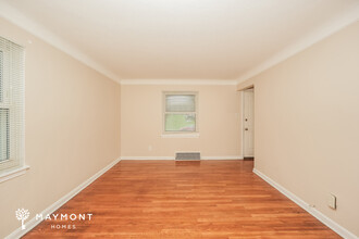 22471 Beckford Ave in Euclid, OH - Building Photo - Building Photo