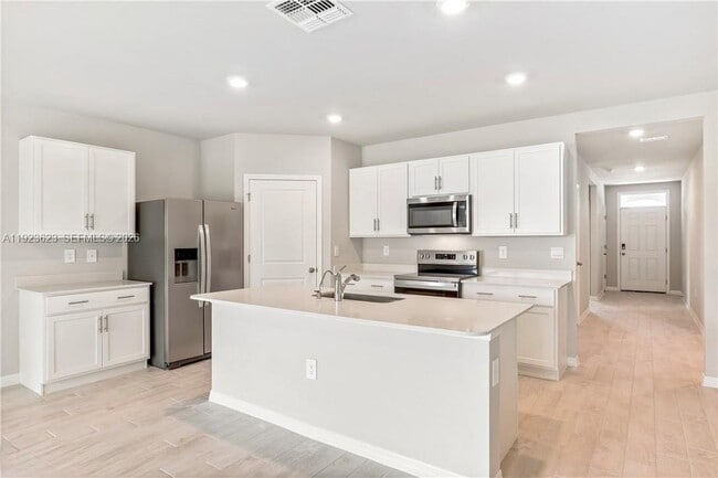 3021 N Lakewood Rd in La Belle, FL - Building Photo - Building Photo