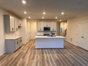 604 Switchgrass Wy in Bolingbrook, IL - Building Photo - Building Photo