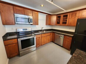 730 29th St, Unit #8C in Oakland, CA - Foto de edificio - Building Photo