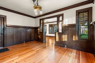 5343 SE 44th Ave in Portland, OR - Building Photo - Building Photo