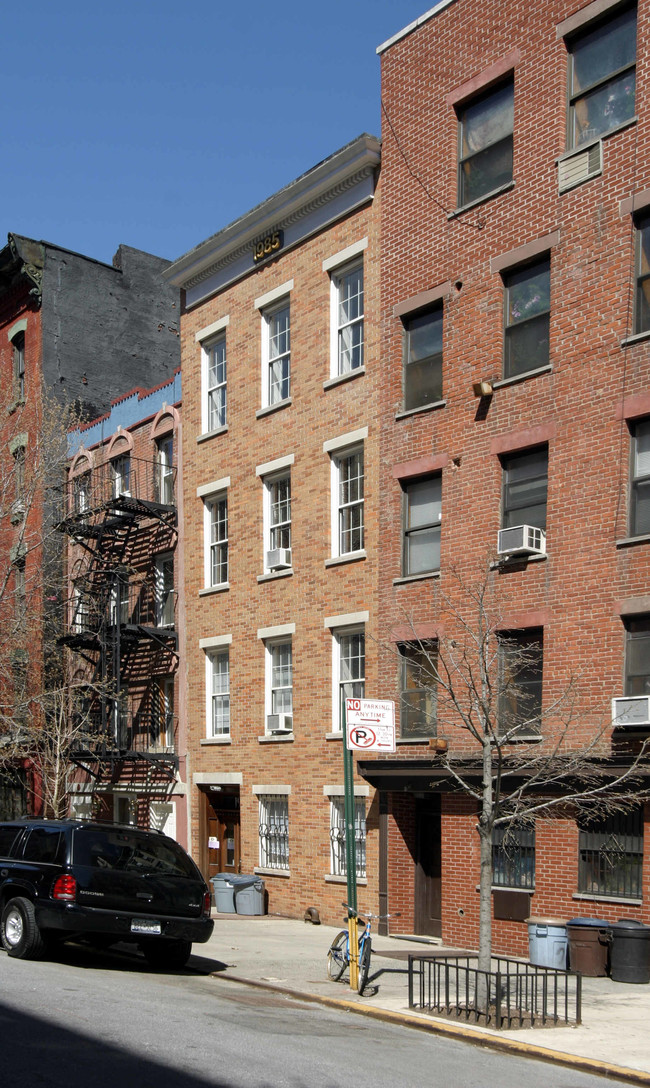 191 E 7th St in New York, NY - Foto de edificio - Building Photo