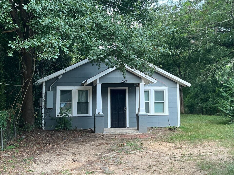 1974 Harmon St in Montgomery, AL - Building Photo