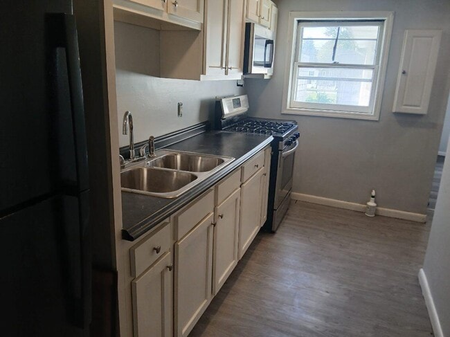 1333 1st Ave, Unit 2R