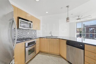 285 W 6th St in Los Angeles, CA - Building Photo - Building Photo