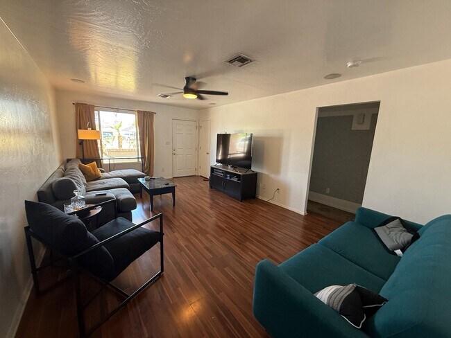 2361 E Riviera Dr in Tempe, AZ - Building Photo - Building Photo