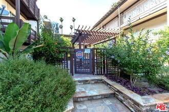 525 S Ardmore Ave in Los Angeles, CA - Building Photo - Building Photo