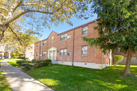 Beech Hills Garden Apartments in Little Neck, NY - Foto de edificio - Building Photo