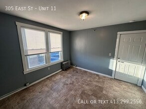 305 East St in Ludlow, MA - Building Photo - Building Photo