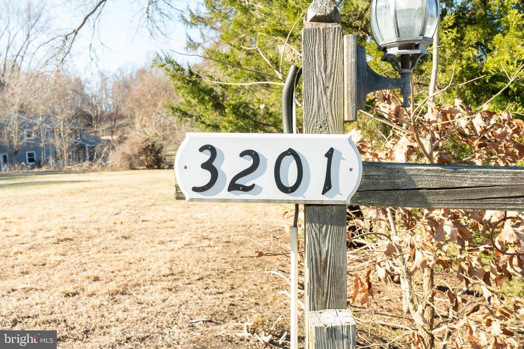 3201 Merrydale Dr in Upper Marlboro, MD - Building Photo