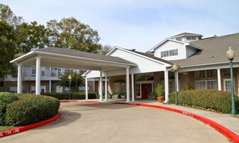Waterview Court in Shreveport, LA - Building Photo