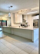 8368 Trent Ct, Unit B in Boca Raton, FL - Building Photo