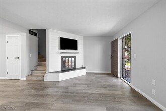 6442 Ironbark Ln in Las Vegas, NV - Building Photo - Building Photo