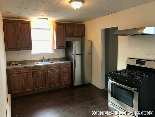 58 Medford St in Somerville, MA - Building Photo - Building Photo