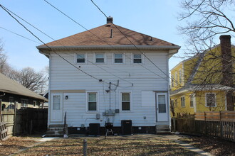1214 N Oakland Ave in Indianapolis, IN - Building Photo - Building Photo