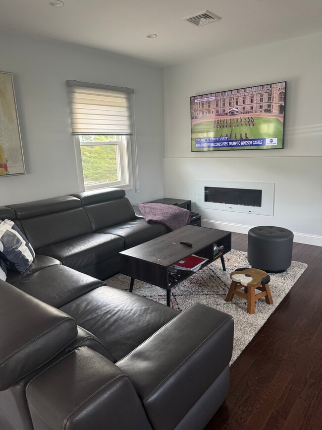 255 Fairview Ave, Unit 255