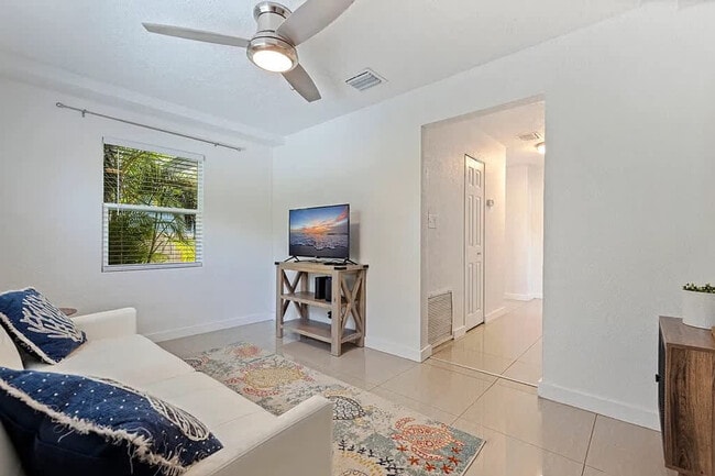 4801 14th Ave S in St. Petersburg, FL - Building Photo - Building Photo